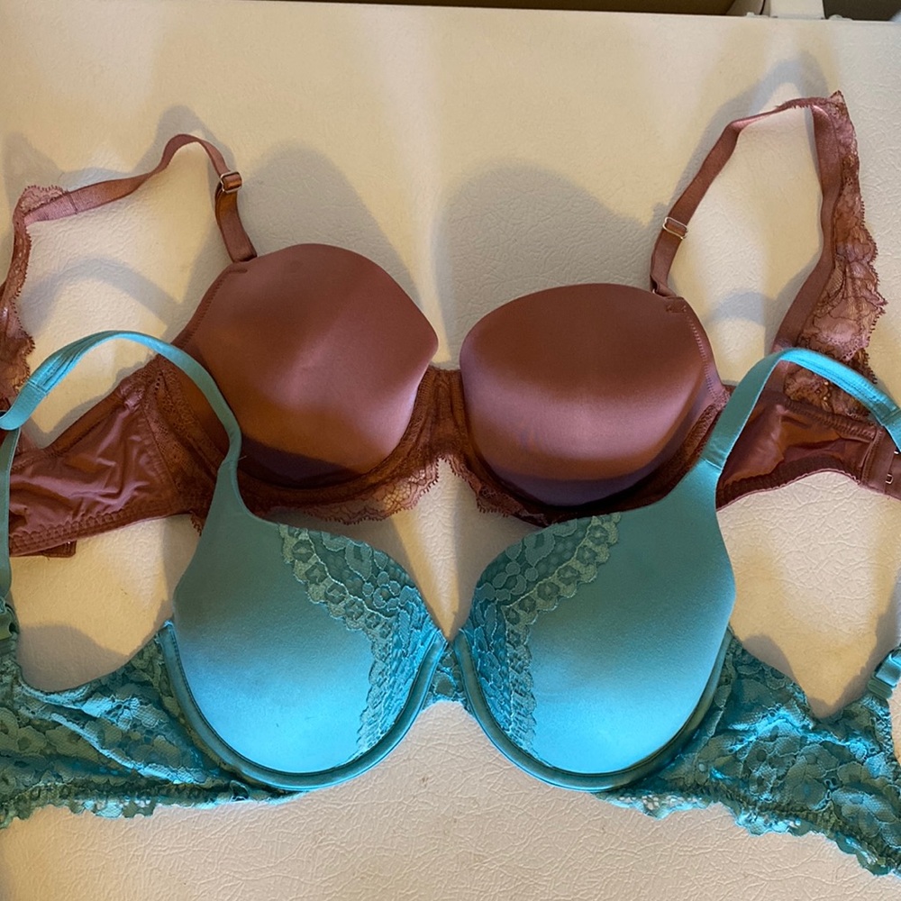 Bundle of 2 Victoria’s Secret Bra’s size 32DD